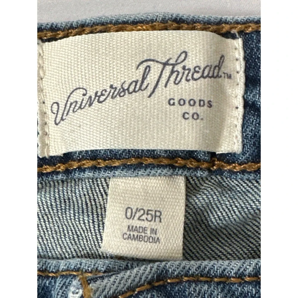 Universal Thread Womens Vintage Midi Frayed Hem Denim Shorts Size 0/25R Made In